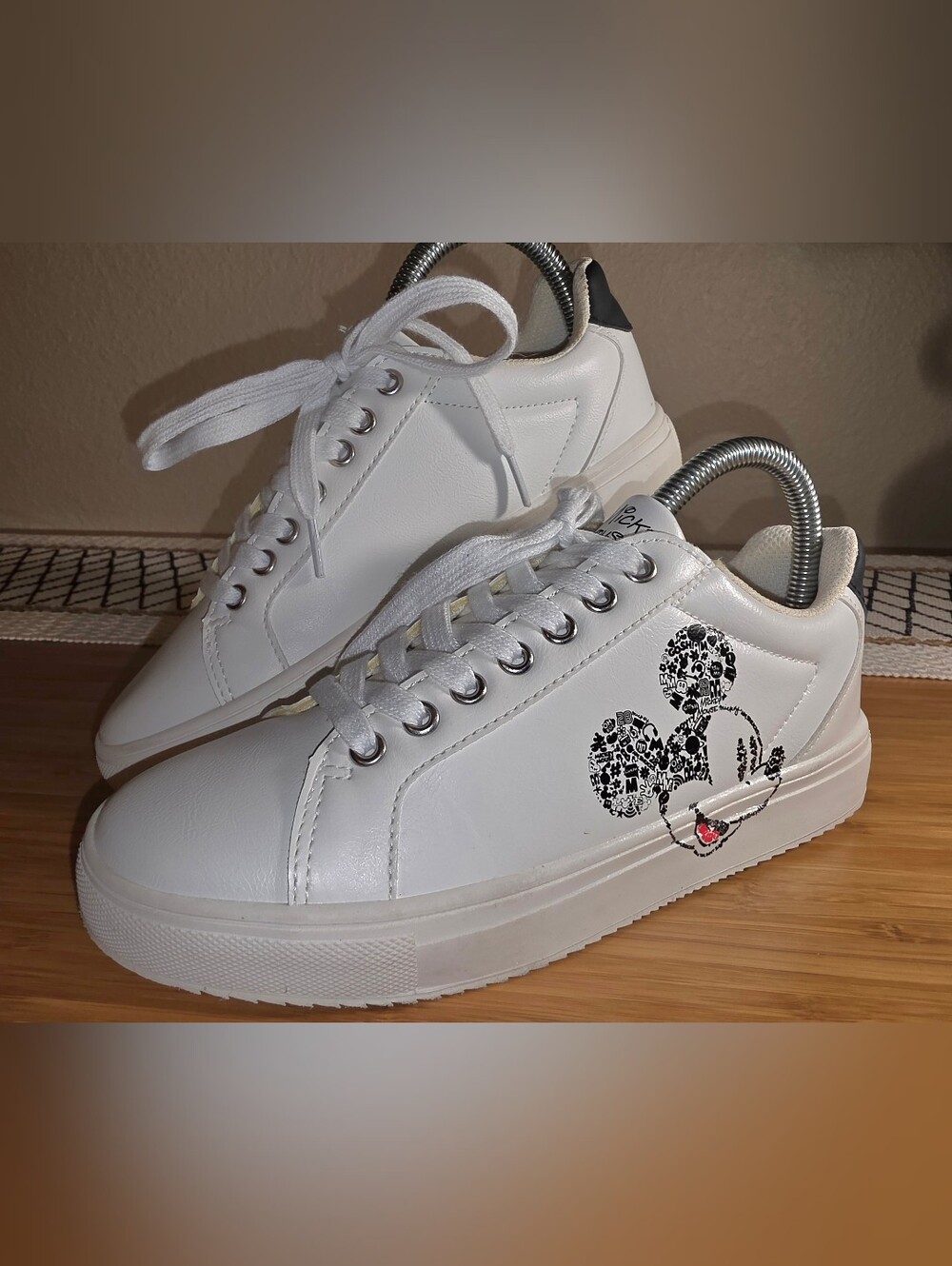 White Women’s Size 8 Mickey Graphic Lace-Up Sneakers